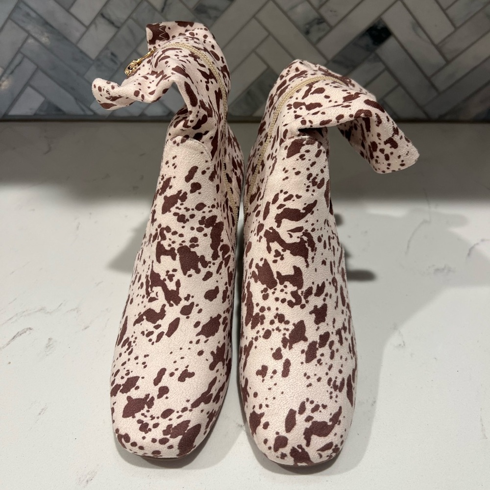 Silent D Boots - 7 - animal print- NWOB